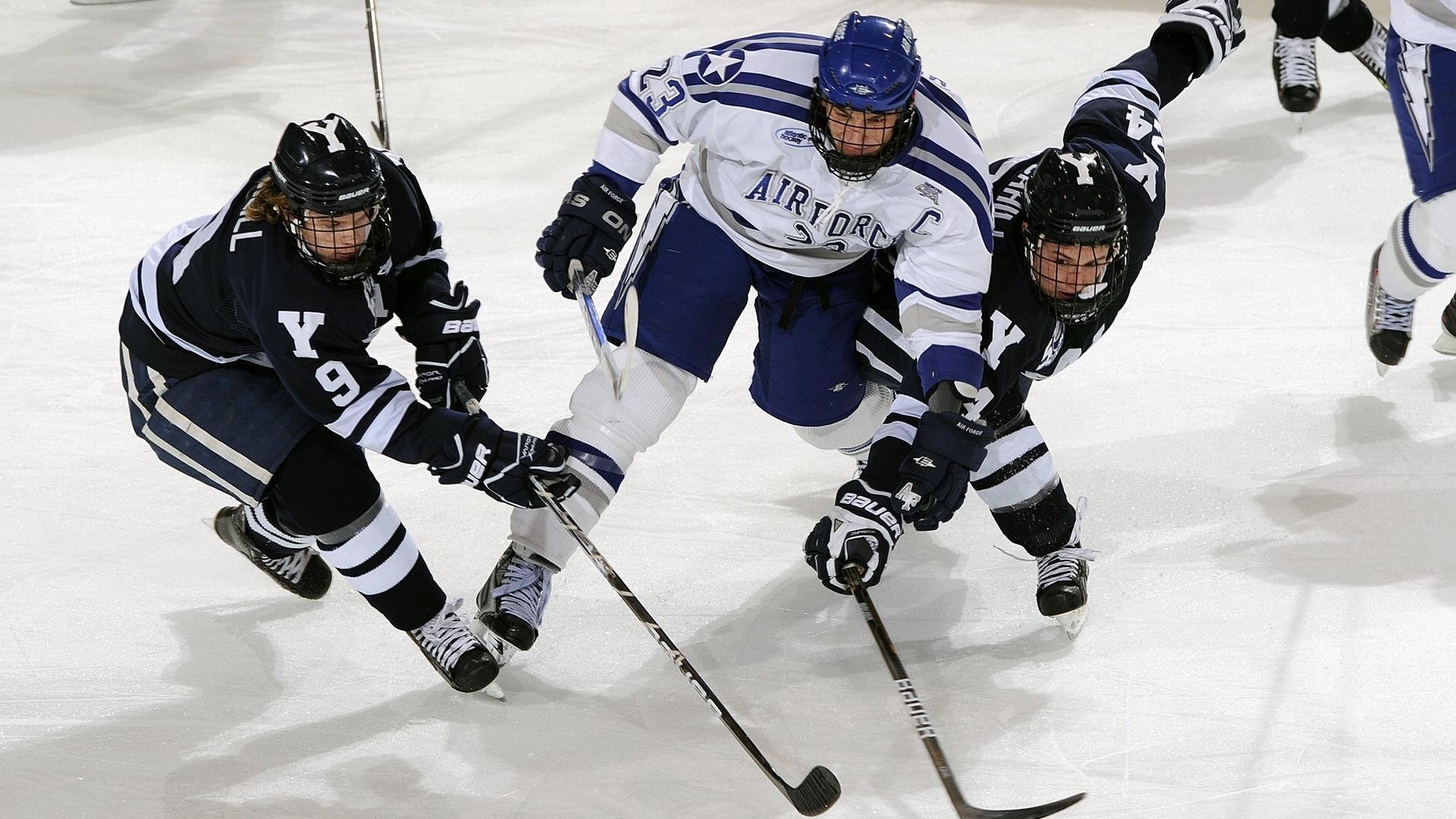 _退役运动员表演赛：缅怀历史，振奋精神_，退役军人运动员